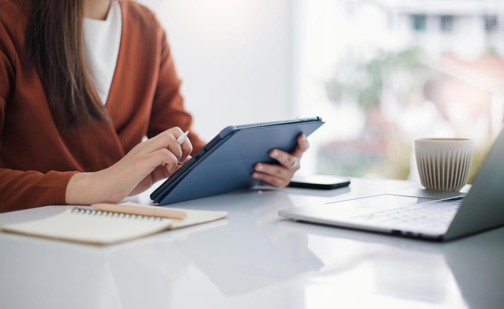 banktransacties op tablet